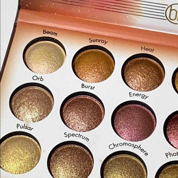 BH Cosmetics Solar Flare☀️18 Color Baked Eyeshadow - Picture 3 of 6